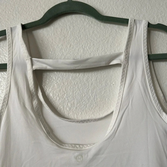 SHAPE White Sleeveless Small Athletic Top BNWT - Picture 4 of 6